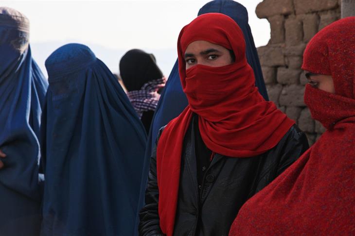 Ceremony Afghanistan Girl Burqa Bee Keeping Women 60641