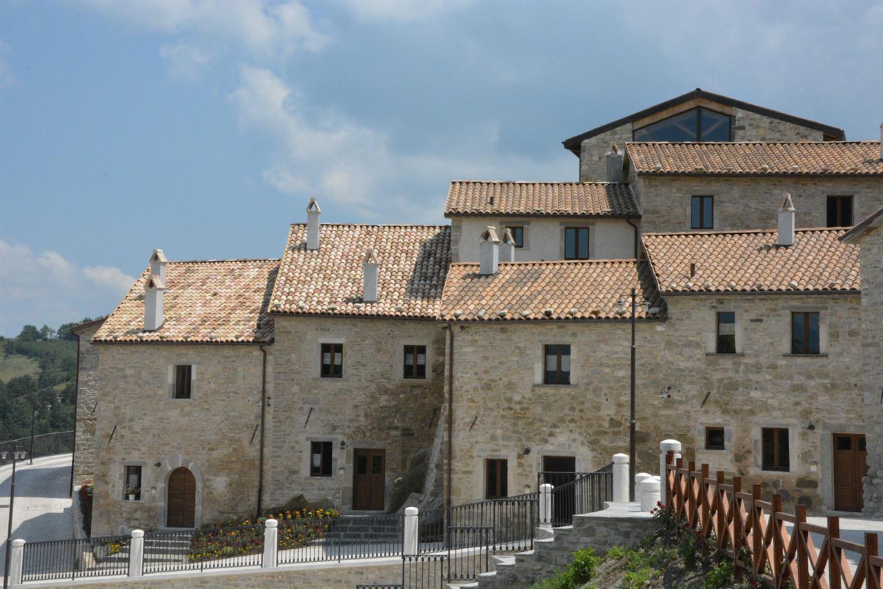 Castel Del Giudice Borgotufi (4)