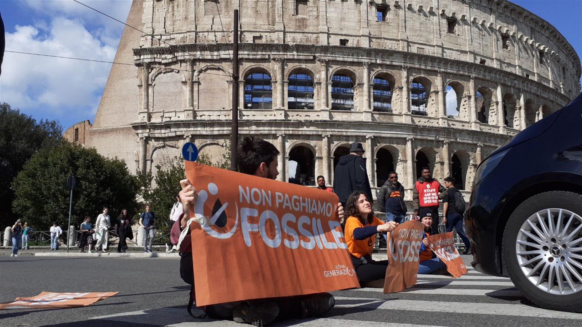 Ultima generazione_non paghiamo fossile blocco Roma