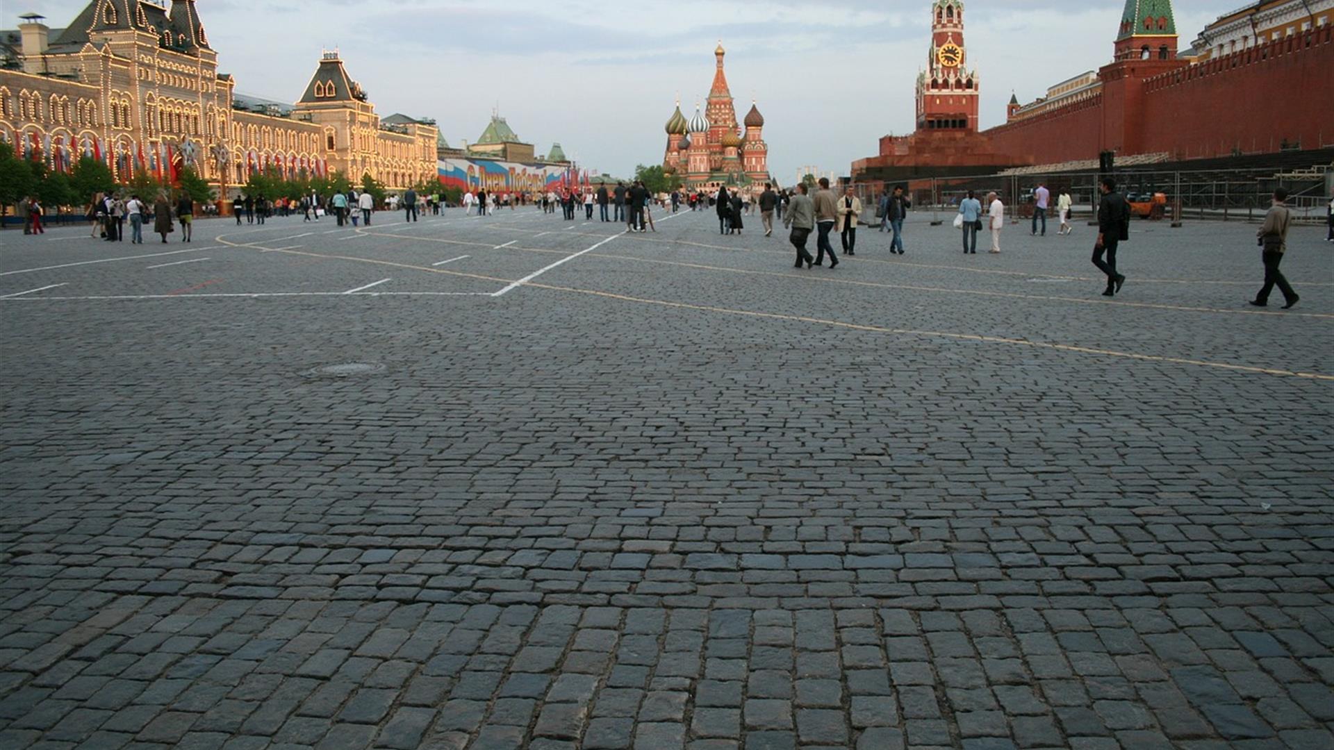 Red Square 200411 1280