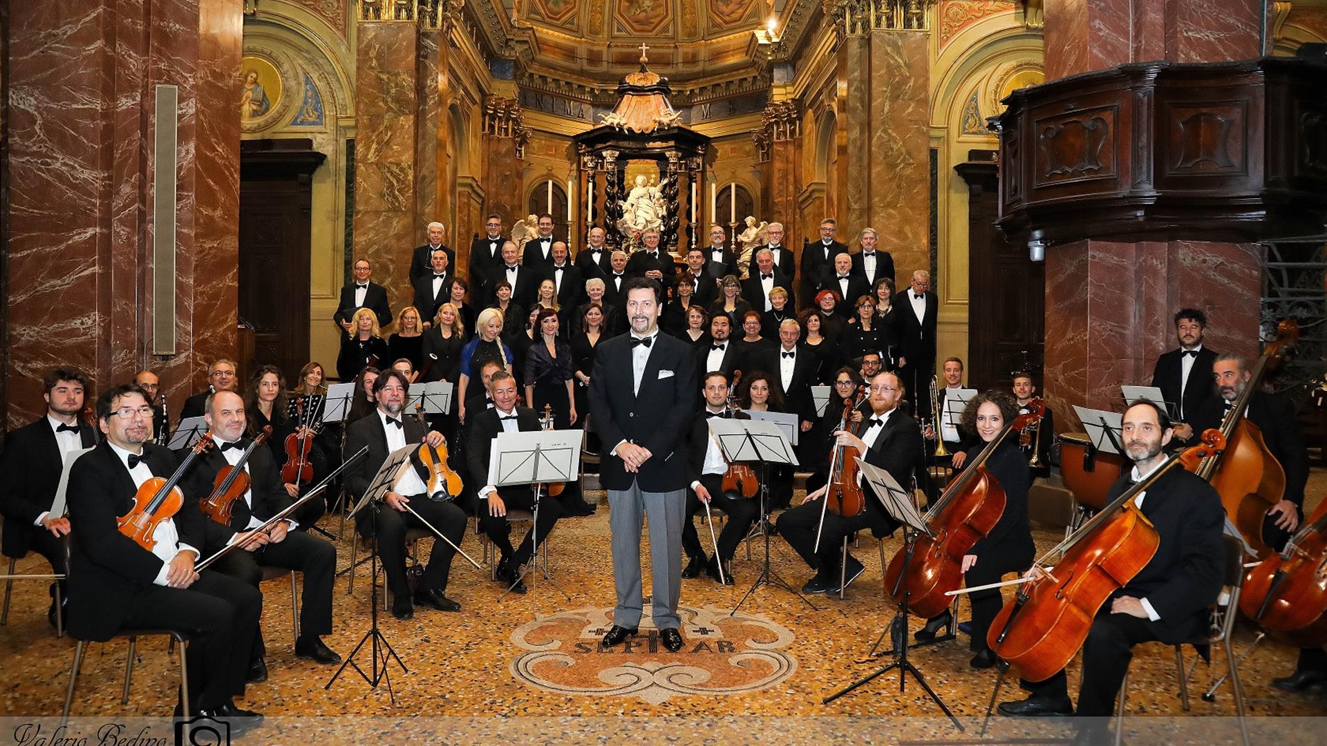 Coro Orchestra Amadeus M°Cavallaro 